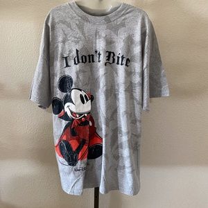 Mens Disney Dracula Mickey I Don't Bite 2XL Shirt